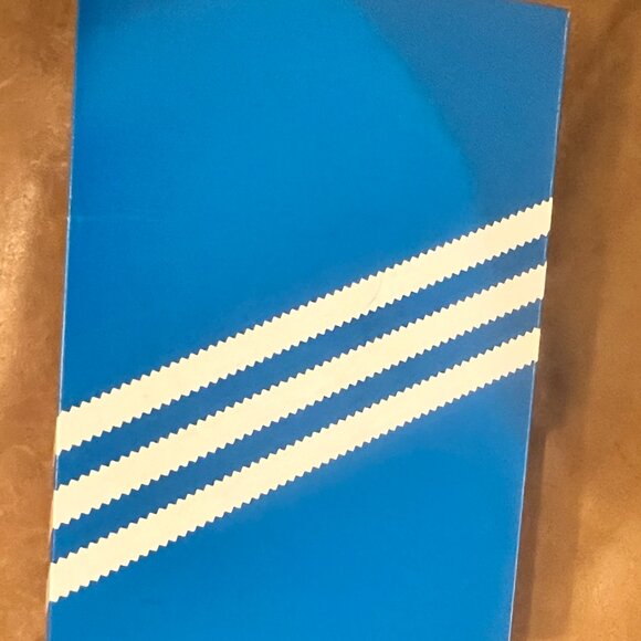 New in Box Adidas Sambas Women's Size 8 - Picture 2 of 3